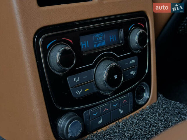 Белый Ягуар ХФ, объемом двигателя 2.99 л и пробегом 99 тыс. км за 28800 $, фото 19 на Automoto.ua