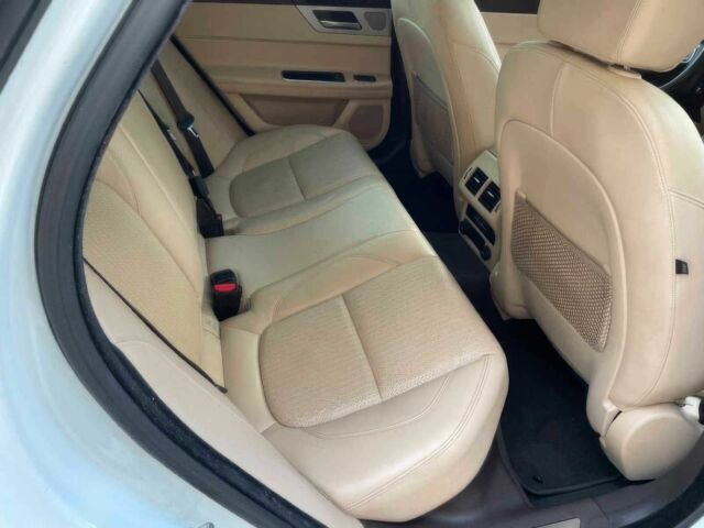 Белый Ягуар ХФ, объемом двигателя 3 л и пробегом 71 тыс. км за 14000 $, фото 11 на Automoto.ua