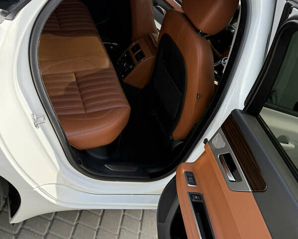 Белый Ягуар ХФ, объемом двигателя 2.99 л и пробегом 97 тыс. км за 29800 $, фото 15 на Automoto.ua