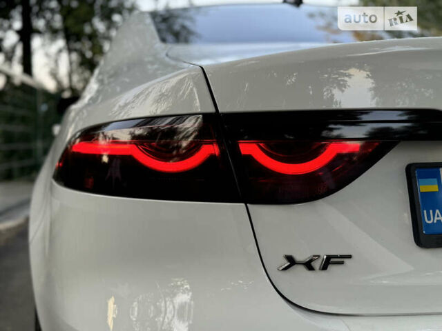 Белый Ягуар ХФ, объемом двигателя 2.99 л и пробегом 150 тыс. км за 32999 $, фото 12 на Automoto.ua