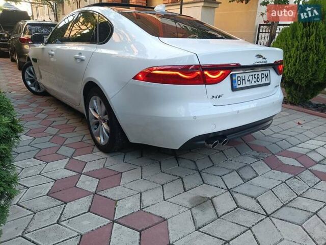 Белый Ягуар ХФ, объемом двигателя 2 л и пробегом 94 тыс. км за 17700 $, фото 4 на Automoto.ua