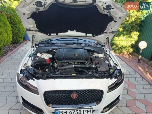 Белый Ягуар ХФ, объемом двигателя 2 л и пробегом 94 тыс. км за 17700 $, фото 13 на Automoto.ua
