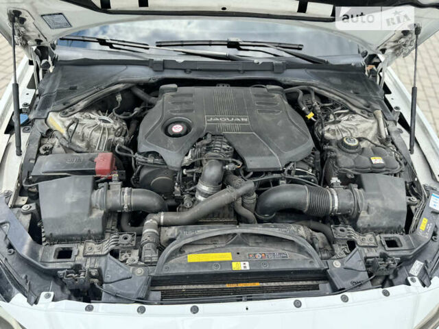 Белый Ягуар ХФ, объемом двигателя 2.99 л и пробегом 150 тыс. км за 32999 $, фото 44 на Automoto.ua
