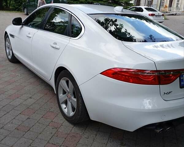 Білий Ягуар ХФ, об'ємом двигуна 2 л та пробігом 30 тис. км за 20000 $, фото 8 на Automoto.ua