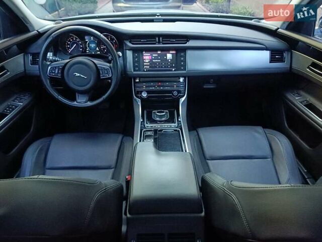 Белый Ягуар ХФ, объемом двигателя 2 л и пробегом 94 тыс. км за 17700 $, фото 12 на Automoto.ua