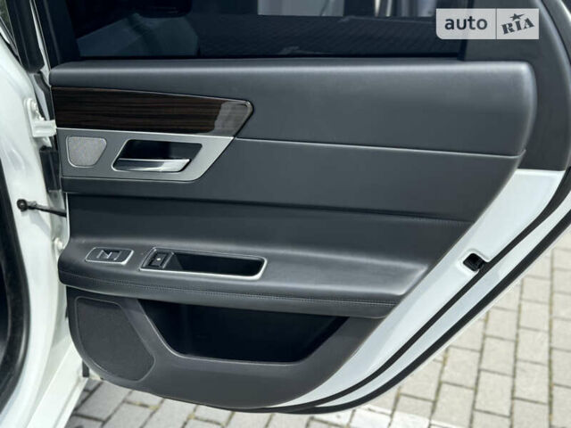 Белый Ягуар ХФ, объемом двигателя 2.99 л и пробегом 150 тыс. км за 32999 $, фото 42 на Automoto.ua