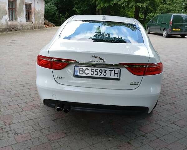 Білий Ягуар ХФ, об'ємом двигуна 2 л та пробігом 30 тис. км за 20000 $, фото 4 на Automoto.ua