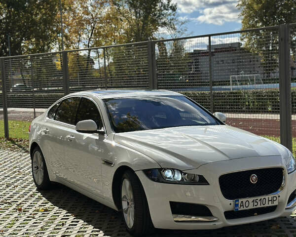 Белый Ягуар ХФ, объемом двигателя 2 л и пробегом 155 тыс. км за 17700 $, фото 2 на Automoto.ua