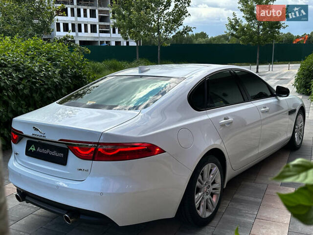 Білий Ягуар ХФ, об'ємом двигуна 3 л та пробігом 97 тис. км за 29900 $, фото 8 на Automoto.ua