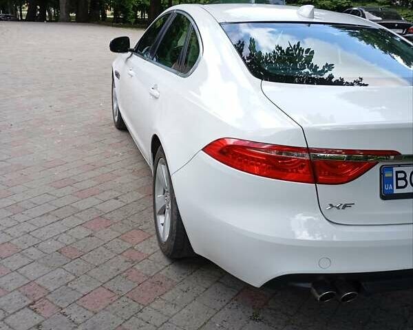 Білий Ягуар ХФ, об'ємом двигуна 2 л та пробігом 30 тис. км за 20000 $, фото 1 на Automoto.ua