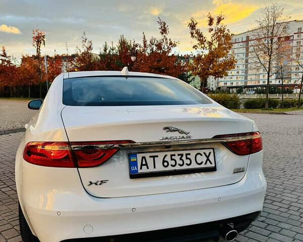 Белый Ягуар ХФ, объемом двигателя 3 л и пробегом 72 тыс. км за 13300 $, фото 7 на Automoto.ua