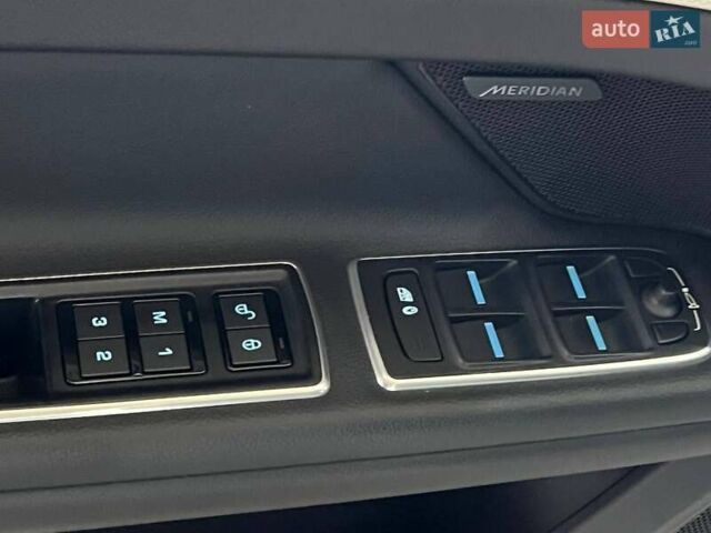 Білий Ягуар ХФ, об'ємом двигуна 2 л та пробігом 62 тис. км за 15500 $, фото 10 на Automoto.ua