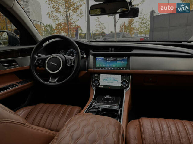 Белый Ягуар ХФ, объемом двигателя 2.99 л и пробегом 99 тыс. км за 28800 $, фото 21 на Automoto.ua