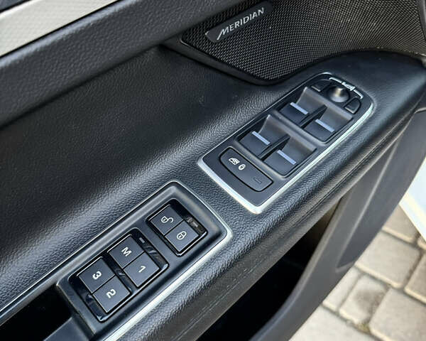 Белый Ягуар ХФ, объемом двигателя 3 л и пробегом 72 тыс. км за 13300 $, фото 11 на Automoto.ua