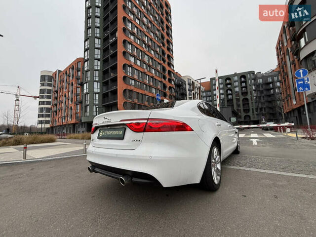 Белый Ягуар ХФ, объемом двигателя 2.99 л и пробегом 99 тыс. км за 28800 $, фото 11 на Automoto.ua