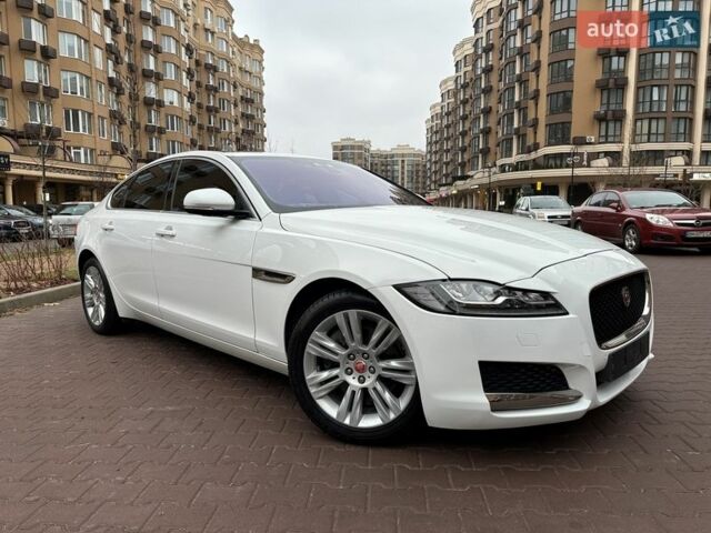 Белый Ягуар ХФ, объемом двигателя 2 л и пробегом 130 тыс. км за 16900 $, фото 4 на Automoto.ua