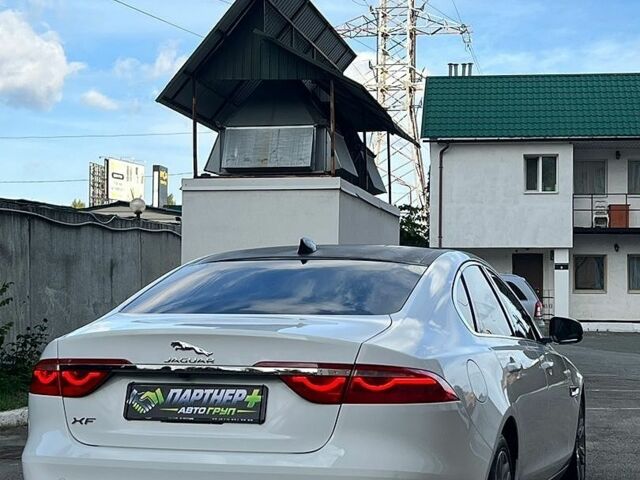 Білий Ягуар ХФ, об'ємом двигуна 3 л та пробігом 164 тис. км за 13950 $, фото 2 на Automoto.ua