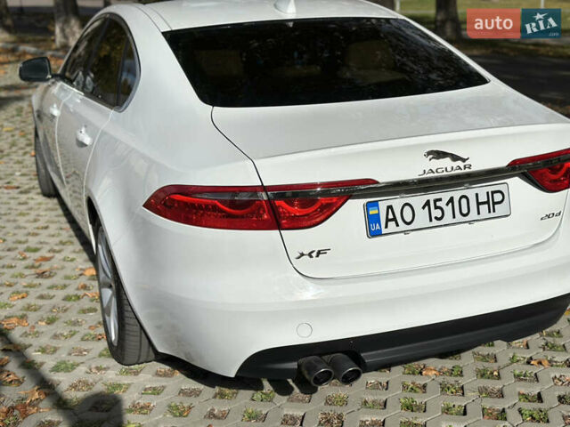 Белый Ягуар ХФ, объемом двигателя 2 л и пробегом 155 тыс. км за 17700 $, фото 7 на Automoto.ua