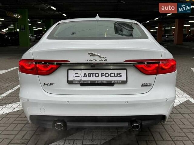 Білий Ягуар ХФ, об'ємом двигуна 2 л та пробігом 142 тис. км за 16990 $, фото 7 на Automoto.ua