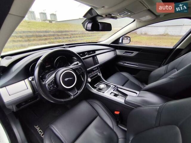 Белый Ягуар ХФ, объемом двигателя 2 л и пробегом 123 тыс. км за 15800 $, фото 10 на Automoto.ua