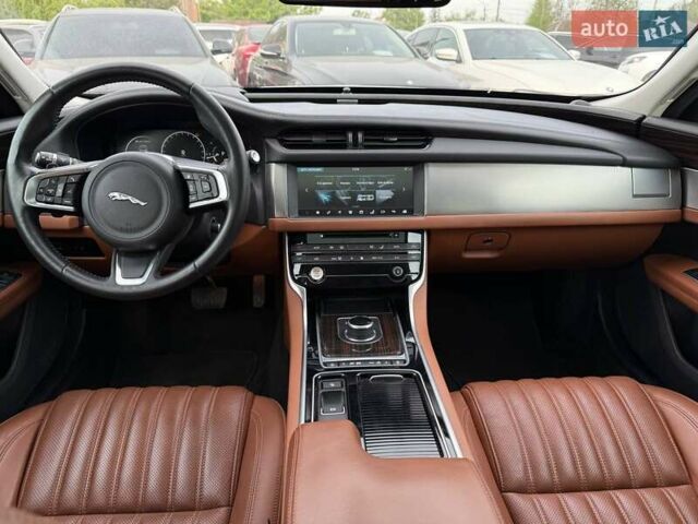 Білий Ягуар ХФ, об'ємом двигуна 2 л та пробігом 110 тис. км за 18500 $, фото 14 на Automoto.ua