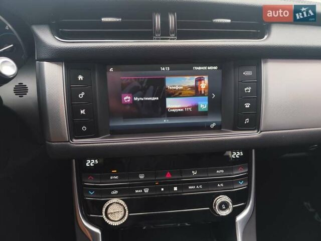 Белый Ягуар ХФ, объемом двигателя 2 л и пробегом 123 тыс. км за 15800 $, фото 24 на Automoto.ua