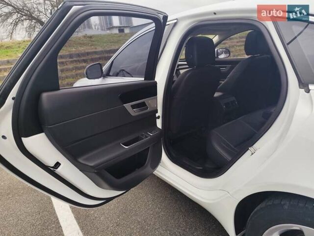 Белый Ягуар ХФ, объемом двигателя 2 л и пробегом 123 тыс. км за 15800 $, фото 19 на Automoto.ua