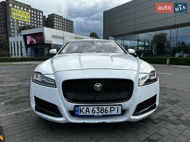 Белый Ягуар ХФ, объемом двигателя 3 л и пробегом 91 тыс. км за 18888 $, фото 2 на Automoto.ua