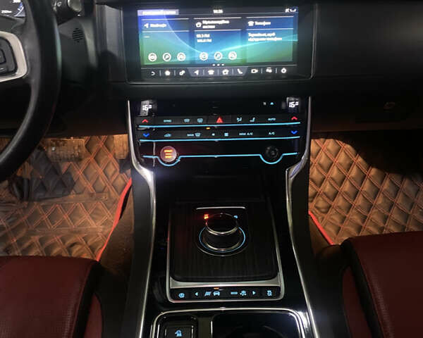 Белый Ягуар ХФ, объемом двигателя 2 л и пробегом 105 тыс. км за 18000 $, фото 16 на Automoto.ua