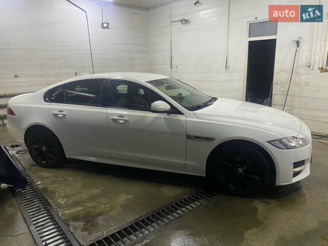 Белый Ягуар ХФ, объемом двигателя 2 л и пробегом 105 тыс. км за 18000 $, фото 6 на Automoto.ua