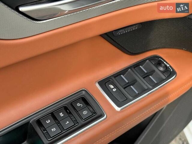 Білий Ягуар ХФ, об'ємом двигуна 2 л та пробігом 110 тис. км за 18500 $, фото 34 на Automoto.ua