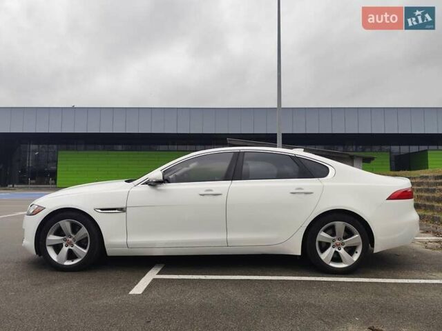 Белый Ягуар ХФ, объемом двигателя 2 л и пробегом 123 тыс. км за 15800 $, фото 5 на Automoto.ua