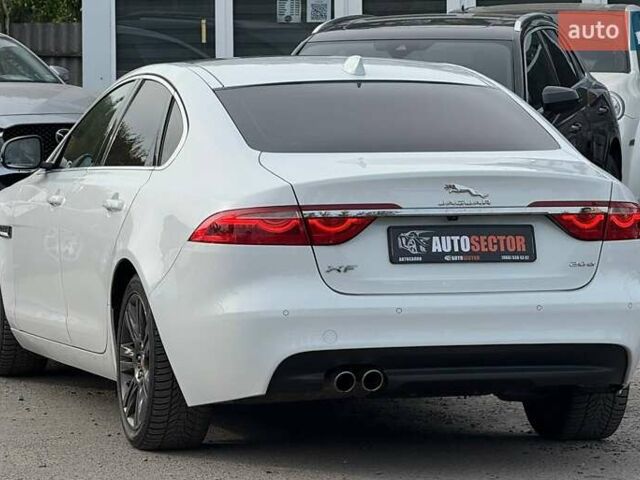 Білий Ягуар ХФ, об'ємом двигуна 2 л та пробігом 110 тис. км за 18500 $, фото 6 на Automoto.ua