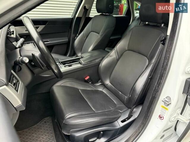 Белый Ягуар ХФ, объемом двигателя 2 л и пробегом 142 тыс. км за 17490 $, фото 9 на Automoto.ua