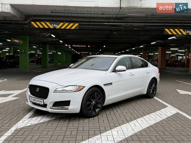 Белый Ягуар ХФ, объемом двигателя 2 л и пробегом 142 тыс. км за 17490 $, фото 3 на Automoto.ua