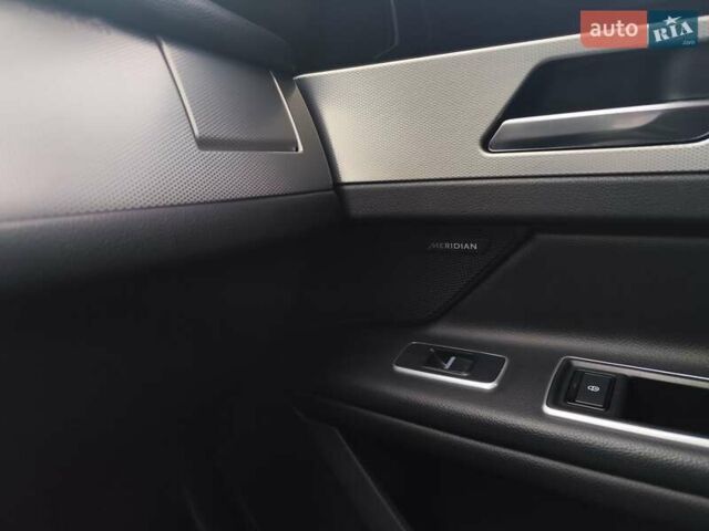 Белый Ягуар ХФ, объемом двигателя 2 л и пробегом 123 тыс. км за 15800 $, фото 26 на Automoto.ua