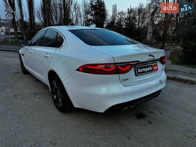 Белый Ягуар ХФ, объемом двигателя 2 л и пробегом 125 тыс. км за 16440 $, фото 6 на Automoto.ua