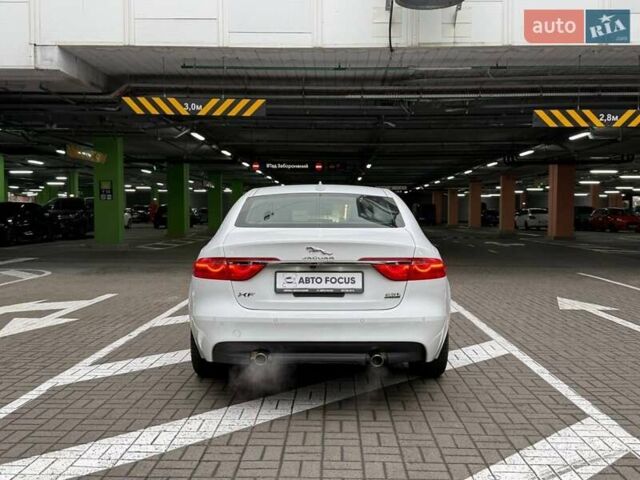 Белый Ягуар ХФ, объемом двигателя 2 л и пробегом 142 тыс. км за 17490 $, фото 5 на Automoto.ua