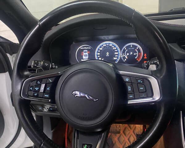 Белый Ягуар ХФ, объемом двигателя 2 л и пробегом 105 тыс. км за 18000 $, фото 17 на Automoto.ua