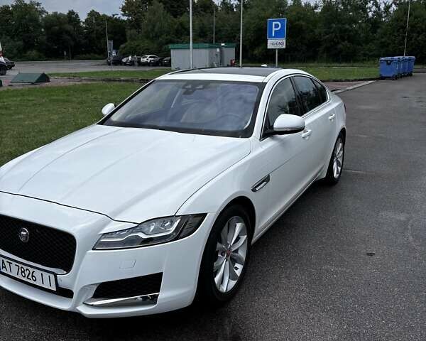 Белый Ягуар ХФ, объемом двигателя 2 л и пробегом 23 тыс. км за 22000 $, фото 1 на Automoto.ua