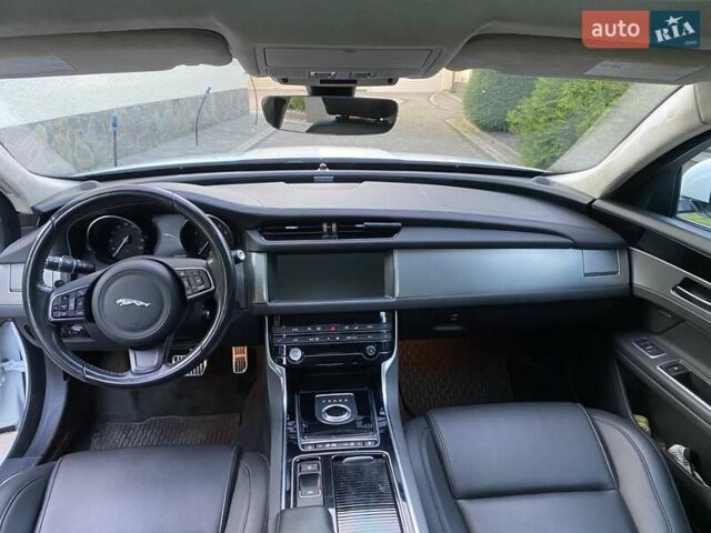 Белый Ягуар ХФ, объемом двигателя 2 л и пробегом 70 тыс. км за 20700 $, фото 20 на Automoto.ua