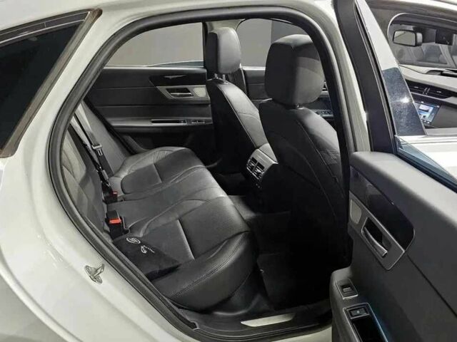 Ягуар ХФ 2018 в Киеве на Automoto.ua Белый Ягуар ХФ, объемом двигателя 0 л и пробегом 32 тыс. км за 14000 $, фото 7 на Automoto.ua