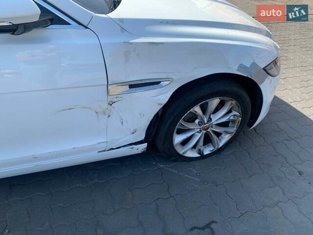 Белый Ягуар ХФ, объемом двигателя 2 л и пробегом 113 тыс. км за 14900 $, фото 7 на Automoto.ua