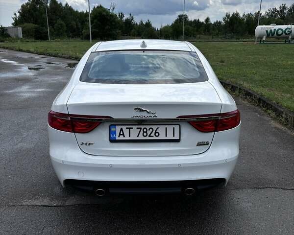 Белый Ягуар ХФ, объемом двигателя 2 л и пробегом 23 тыс. км за 22000 $, фото 3 на Automoto.ua