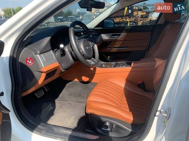 Белый Ягуар ХФ, объемом двигателя 2 л и пробегом 113 тыс. км за 14900 $, фото 10 на Automoto.ua