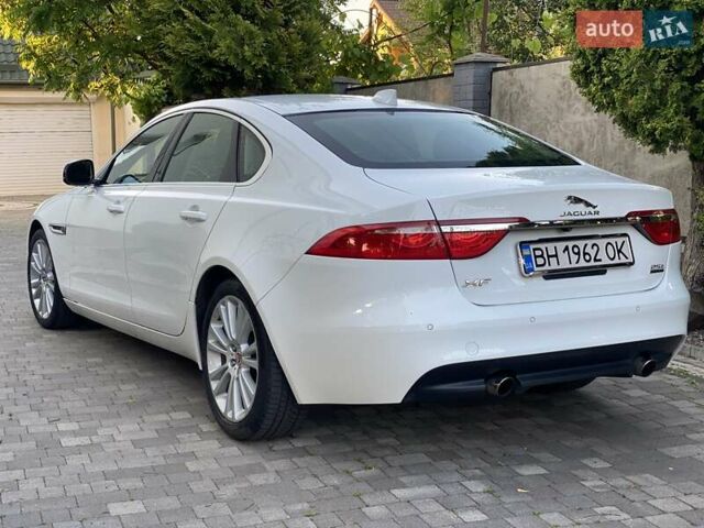 Белый Ягуар ХФ, объемом двигателя 2 л и пробегом 70 тыс. км за 20700 $, фото 8 на Automoto.ua