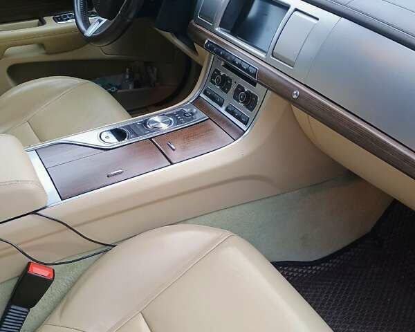 Бежевий Ягуар ХФ, об'ємом двигуна 2.18 л та пробігом 246 тис. км за 11900 $, фото 8 на Automoto.ua