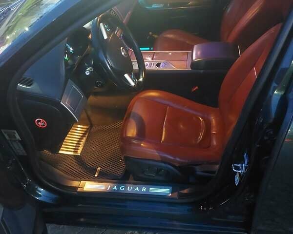 Черный Ягуар ХФ, объемом двигателя 2.97 л и пробегом 288 тыс. км за 7800 $, фото 12 на Automoto.ua