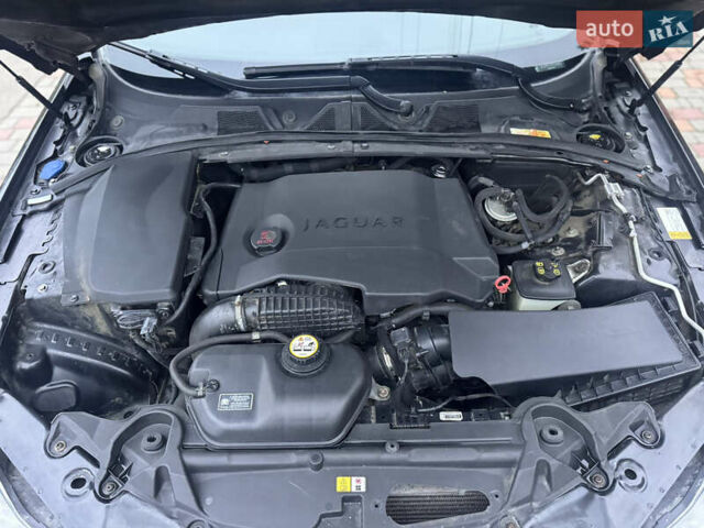 Черный Ягуар ХФ, объемом двигателя 2.72 л и пробегом 238 тыс. км за 7700 $, фото 44 на Automoto.ua