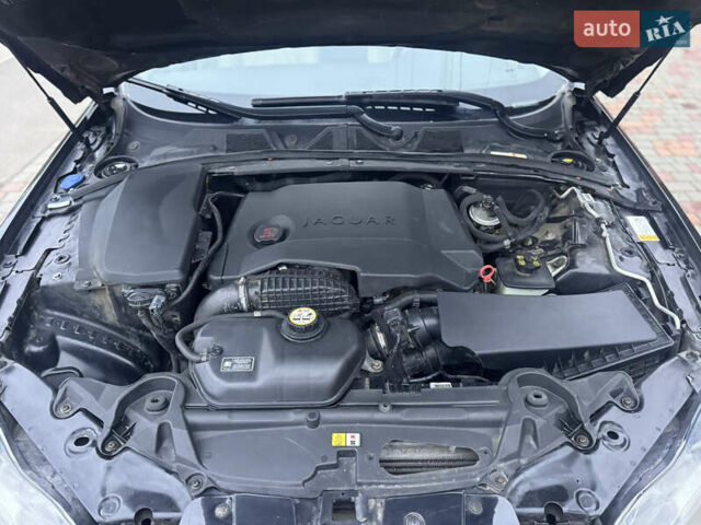 Черный Ягуар ХФ, объемом двигателя 2.72 л и пробегом 238 тыс. км за 7700 $, фото 45 на Automoto.ua